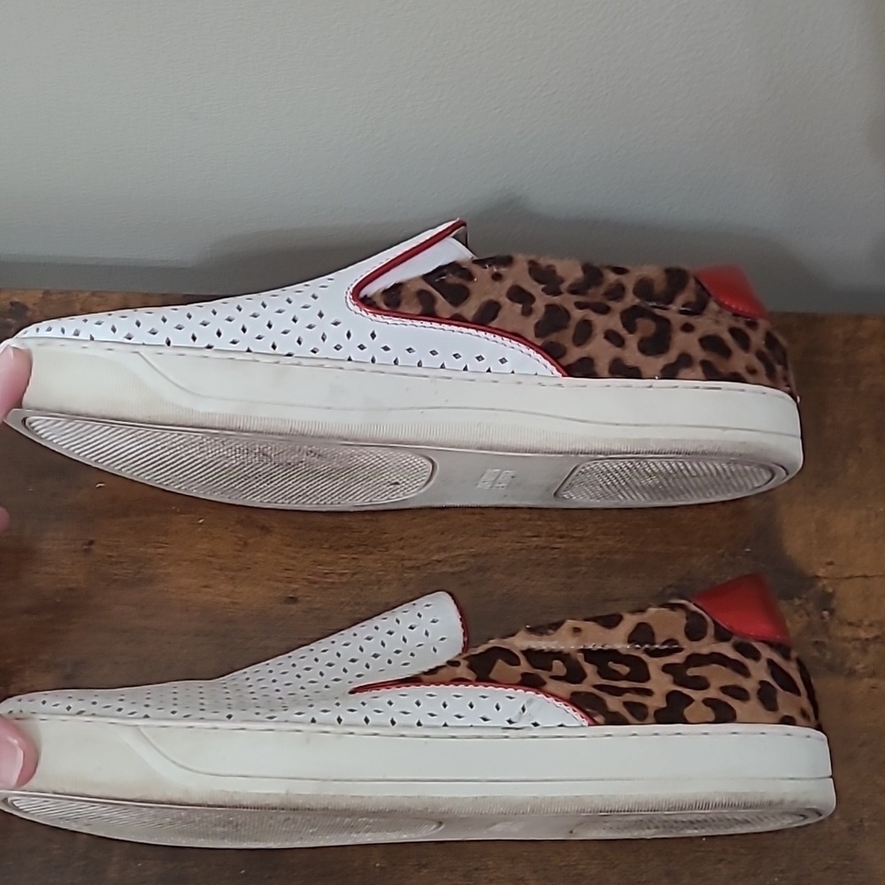 Johnston & Murphy White with Leopard Print & Red Patent Ankle Accent Sneaker 9.5 - Picture 3 of 9